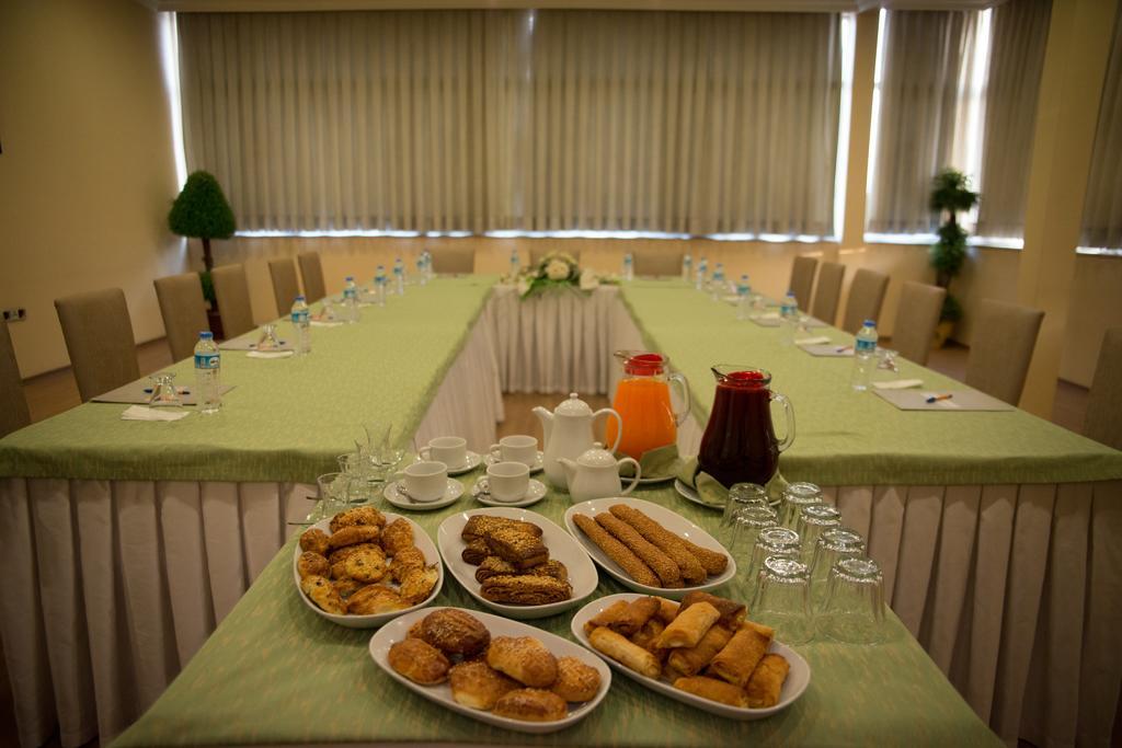 Kristal Otel אדאנה מראה חיצוני תמונה