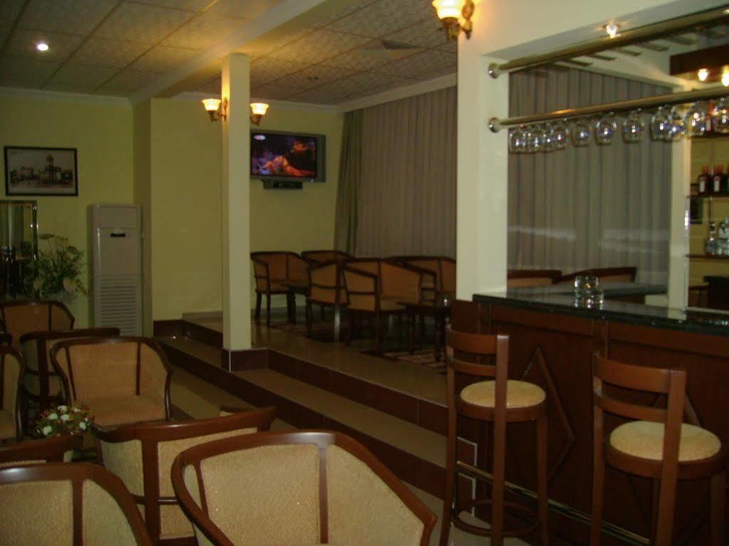 Kristal Otel אדאנה מראה חיצוני תמונה