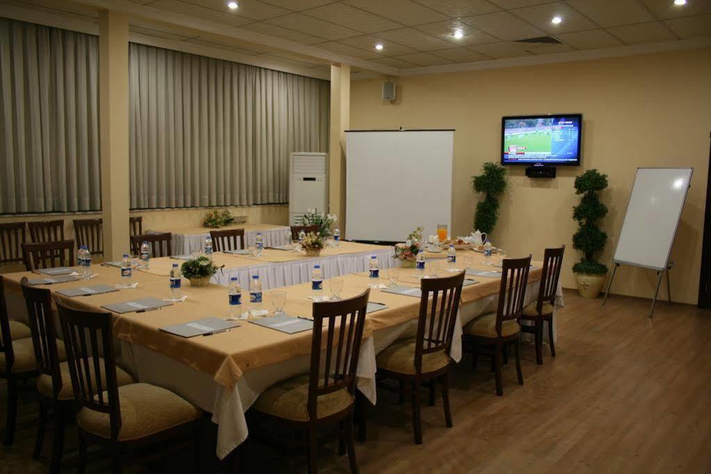 Kristal Otel אדאנה מראה חיצוני תמונה
